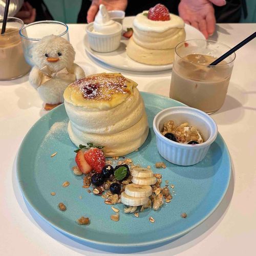 ふわふわ の ぱんけーき🥞💛
この うえ で ねたい😪
