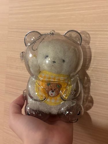 満員電車で潰れちゃうのを心配して宇宙飛行士みたいなケース買ってもらった！
これで飼い主の仕事つきそいのモチベも上がるぞ🎶