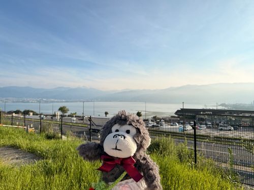 おはよう☀️

ぼくが寝てる間に出発して
気付いたら諏訪湖に来てたよ！

おひさまが上がったばかりだから
キラキラしててキレイだったよ✨️