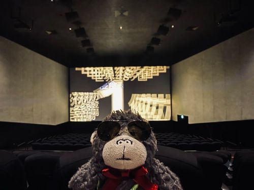 今日は映画館に行ってきたよ！

スクリーンエックスっていう
画面が3つあるやつで
｢ Michael ｣観てきた🍿

映像も凄かったけど
音にもこだわってるから
臨場感がより凄かったよ✨

ぼくもマイケルみたいに
かっこよくなりたいなぁ…ポゥ！
