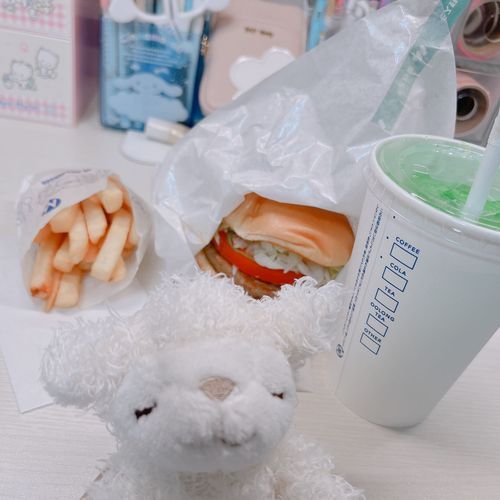 モス食べ過ぎひつじ😡🐑🍔