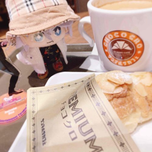 今日は監督生さんがライブに行くのに連れてきてもらいました。
今日取られる写真はいつも居ない方が写ってきます。