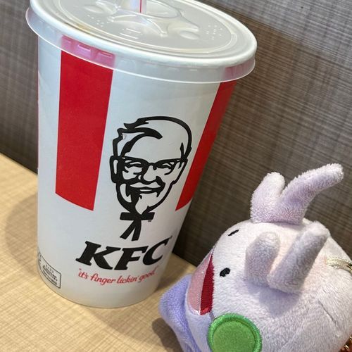 ヌ…？知ってるサンダースじゃないヌメ🧐