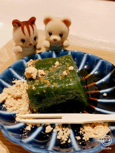 クマの赤ちゃん、くるみリスの赤ちゃん、もみの木の赤ちゃんです。