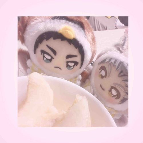 🦉もも🍑！おいしそう！
🦉あまり近くに行かないでください！！
     桃の汁は落ちないので！！