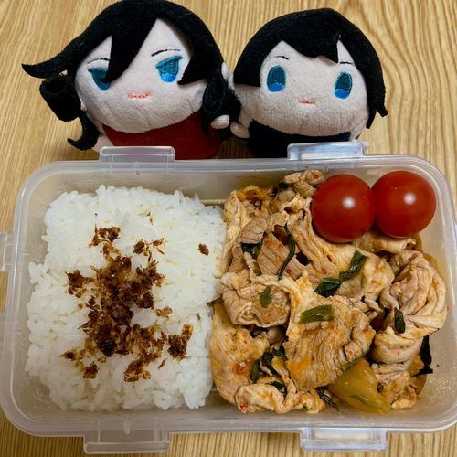 #今日のお弁当
●豚肉とニラのキムチ炒め
●ミニトマト
●白米
●おかか