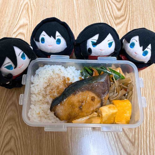 #今日のお弁当
●ぶりの照り焼き
●きんぴらごぼう
●ネギと油揚げの味噌炒め
●卵焼き
●白米