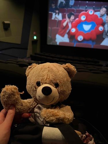 ゆみちゃんの じっかに いるときに また えいがに つれていって もらったよ🧸📽
えいがって やっぱり おもしろいなぁ🧸🎵