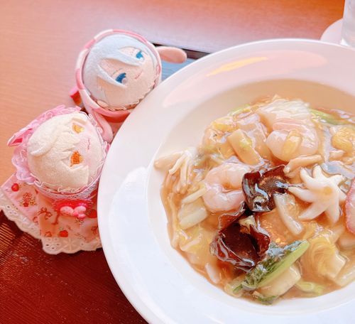 とーはくのれすとらんが しばらくきゅうぎょうするときいた。まどぎわのせきでいろいろたべた おもいでぶかいばしょかな