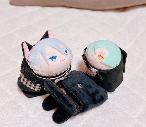 たびのじゅんびをするかな。あすからちょっとおでかけしてくる。かたなのげんじきょうだいにあうんだ。たのしみだね