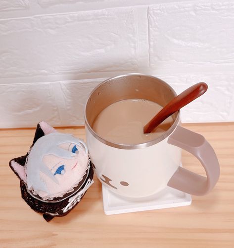 おはよう。みんな たいふうだいじょうぶだったかな。おれたちのところは あめをいっぱいふらせて すぎさっていったよ