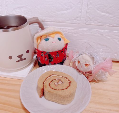 おはたゃ！きょはほんかおねぼうなのゃ。こもじゃぱいせんは ずっともかろーるけーきにろっくおんしてたゃ。いつもほんかをあつくみつめてるのにゃ。なんかもかがにがくかんじたのゃ