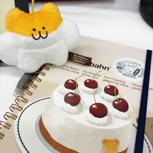 辛いことがあったので、まろんちゃんとみるくくんのかわりに、だきしめやさんに職場に来てもらいました。
少しずつ前を向けるといいな