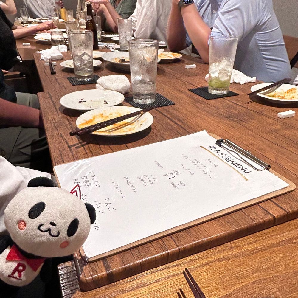 きのーはご主人の仕事の歓送迎会に着いてったですマン🐼🌟なかなかおいしい店で、ジュースも飲めて良かったですマン🥤♪そのあとは先輩とはま寿司でデザート食べたですマン🍰💕