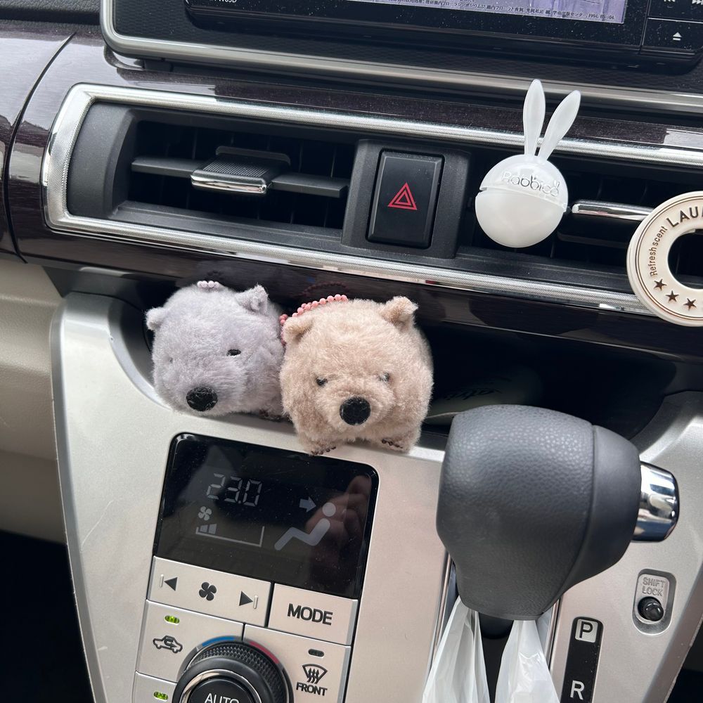 「あっ…！おにぃちゃぁん！！ぼくたちの場所が、塞がれてるウォン〜💦」「ウォン…ほんとだウォンねぇ…」「あっご主人様！たすけてだウォン〜！！…わーい！これで、いつも通りだウォン♪」「よかったウォンねぇ…」