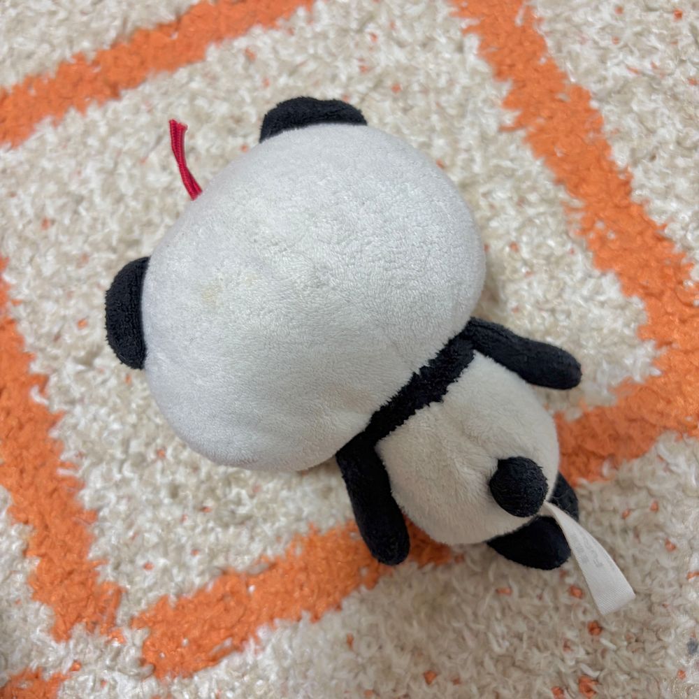 【大事件】マンちゃん、イメチェンする【悲報】
大事なストラップのゴム紐がついに伸び切っちゃったから、ちょん切られてしまったですマン…😭😫💔ぜつぼーしてるですマン………ぐすんぐすん…