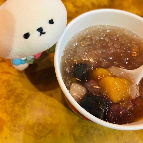 とってもつめたい おしるこみたいな すいーつ🍡ゆーゆぇん っていうんだって！おいしかったぁ