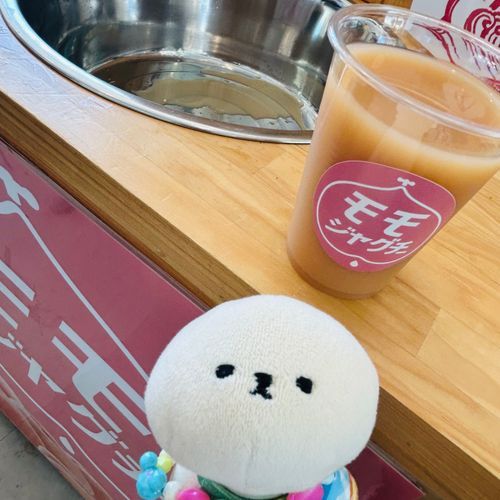 🍑じゃぐちから ももじゅーすが でてきたよ！