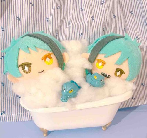 「みんなで」
おふろ〜、あわ、あわ〜！
おともだち〜みんなで〜おふろです〜ぬっ！