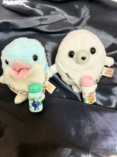 水筒買ったら喜んで見せに来てくれた
