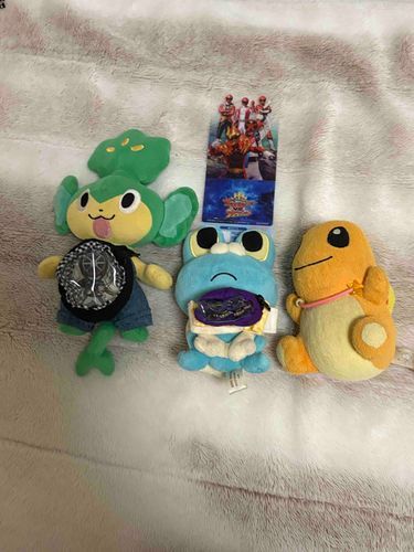 こんばんは！ナップだよ！
今日は、主と、ケロとヒットと一緒にゴジュウジャーVSブンブンジャーを観に行ってきたよ！

ケロだよー
バトルがカッコよくて二つの戦隊のコラボとか、いろんな戦隊が出てきてとっても面白かった！

ヒットだ！
特典ももらってきたぞー！
EDも全部の戦隊が出てきて、大興奮だったんだ！