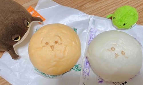 🐸ちいかわ まん やっと食ベレたﾁｬ！カイヌシ にくまんだと おもてたカラ 中 アンコで びっくりしてて おもしろかっﾁｬ！