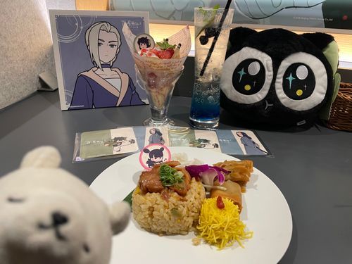 ろしゃおへいせんきのカフェ行ってきた〜。コースター11種類あるのに、いっぱいかぶった！おしょとで他の人に交換してもらった。