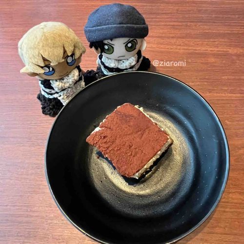 🙂びゅっふぇにやってきました！こちらは〆のてぃらみすです
🙁もぐもぐ…ふむ、いいおあじだ