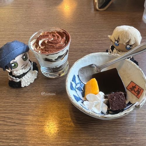 🙂なんと！でざーとがふたつもあります！
🙁どちらにするか…まよってしまうな
🙂どちらもいただくにきまってます！！