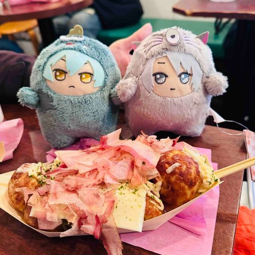 かいぬしのだいすきな わなか ってたこやきやさんやで。
おおさかいったら ぜったいよるらしい。

｢かいぬしがっ おれのこと たこやきにそっくりって ゆった！！！にてないやいっ！！！｣


