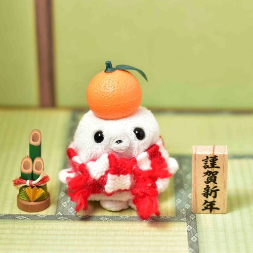 あけましておめでとうございます！！
ほたて、鏡餅になってみました。
