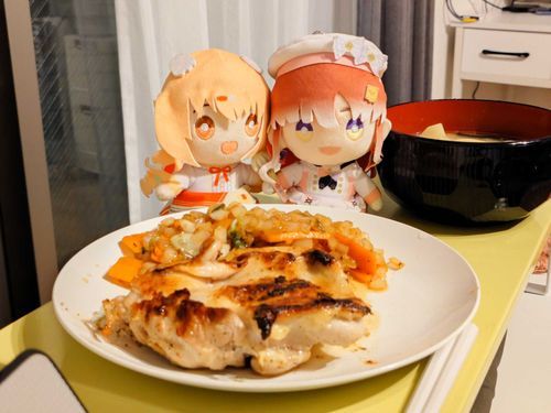 みんなでチキン食べました。
こんがりキレイに焼けて、とっても美味しかったね🍴︎