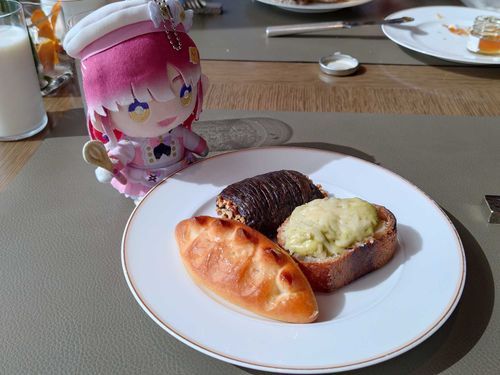 とっても美味しいパン、ベリーちゃんと一緒にいただきました✨