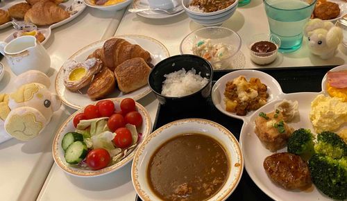 ご飯いっぱい食べよう！美味しいね〜