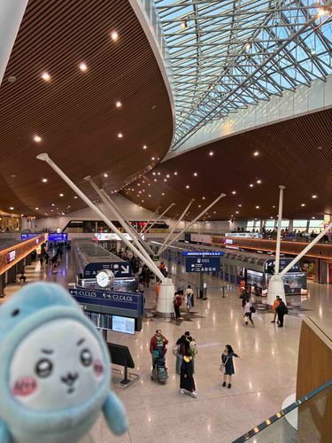 乗り継ぎでマレーシアのクアラルンプール空港にいるさめちいです
なんかとてもおしゃれなつくりの空港でしたー