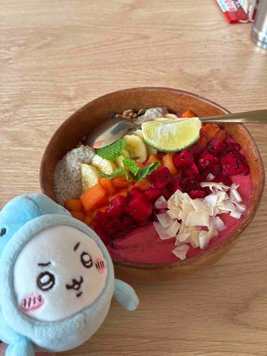 朝ごはん！アサイーボウル！
むちゃうまです🍌
これで450円だから安いよねー