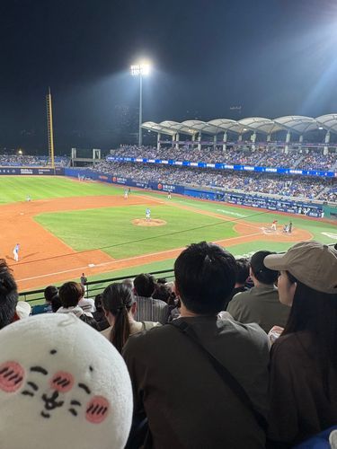 台湾のプロ野球に行ってみたよ！
応援が楽しくてハマりそうですー
チアの子がみんなかわいいのです！