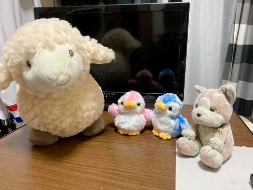 おともだちをしょうかいするにゃ
ひつじの「ひーちゃん」
ぺんぎんの「ぺーちゃん」と「ぺんくん」
みんなでたのしくくらしているにゃー