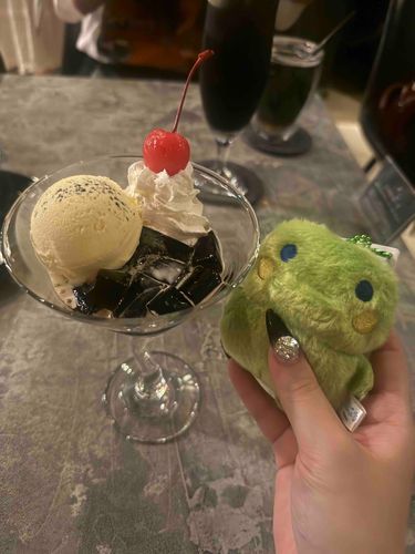 なんかオシャレなカフェだっただっち…
お上品に食べただっち！