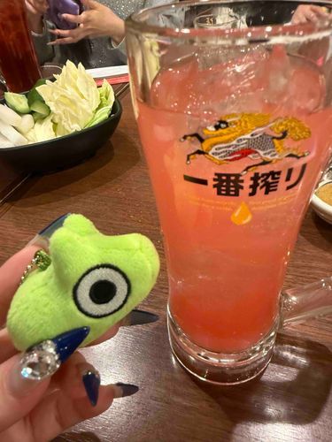 いちごのお酒だー！なんだろうは飲めないよー…