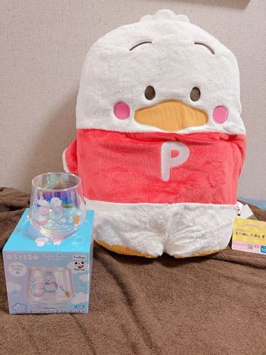 駿河屋で大きなペックル買ってもらったよ💛
あと、彼が好きなうさまるくじやって可愛いグラスもらった☺️
