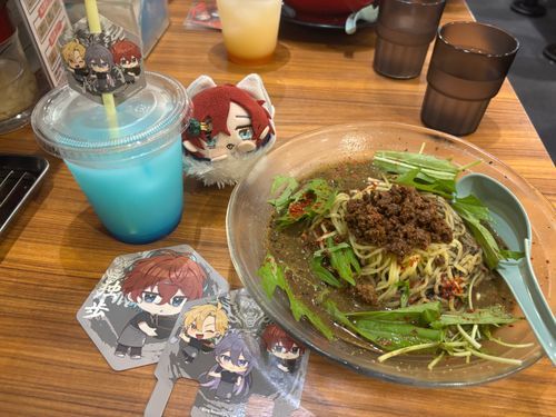 家系ラーメン食べに行ったもち✨✨
冷やし担々麺だったのでさっぱりしてて完食もちよぉ😋
でもね…ちょっとシビからだったもちぃ…😓