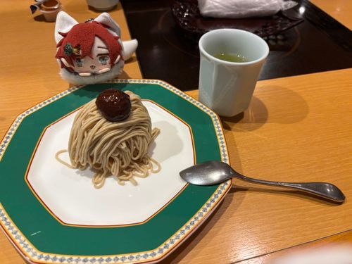 モンブラン食べたもちよぉ✨✨
秋もちねぇ…まだ暑い日が続くけど…秋の足音が聞こえてくるもちねぇ🍁
