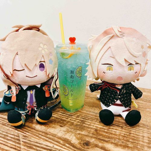 こりゅうかげみつ〖うちの主が、俺の色みたいだと一目惚れして決めたみたいだよ〗
なんせんいちもんじ〖うちの主はしゅわしゅわってしたのが苦手だから普通のにしたみたい……にゃ〗