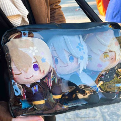 やまんばぎりちょうぎ〖何故貴方が端に？〗
こりゅうかげみつ〖いやぁ、君たちの仲を割って入るのも忍びなくてね？〗
なんせんいちもんじ〖はぁ……自分の主と一緒に歩けないからって当て擦んじゃない……にゃ！〗