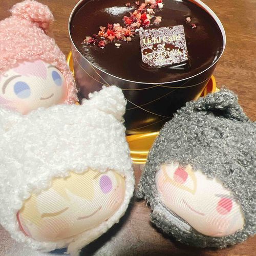 だいはんにゃながみつ〖今日は10周年だという〗
あきたとうしろう〖すごいですね！〗
こりゅうかげみつ〖俺たちの本丸は来年が10周年だね、気を引き締めて励もうか〗