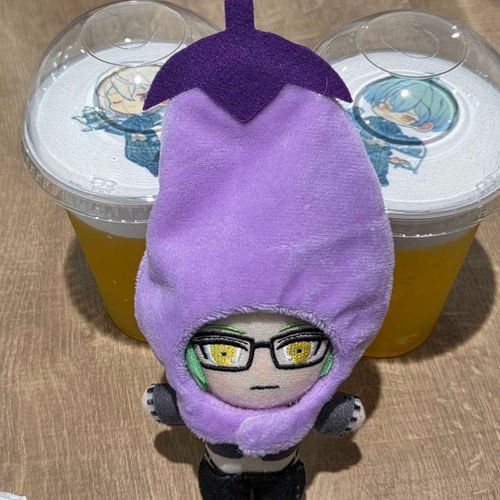 あたらしいおようふくを、かっていただきました
なすです。