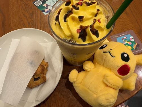 ばぶちゅうがスタバで
ピカチュウラテ飲んできたピカ
