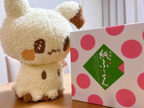 このお菓子を食べたら風船みたいに飛べるようになるかな？(っ ॑꒳ ॑c)ﾜｸﾜｸ🎈