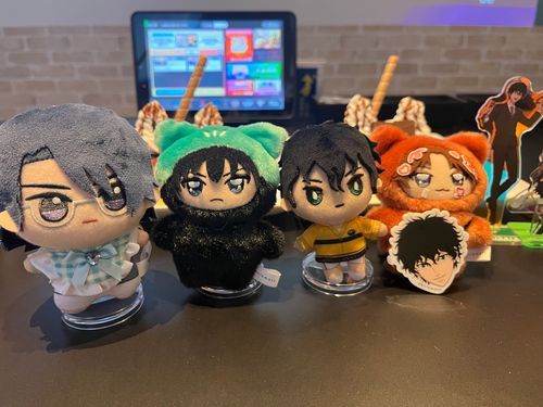 🐍いっしょにきてるひとの ぬいと いっしょにとった
おしたりさんと、あかやと、きくまるせんぱいと いっしょだ